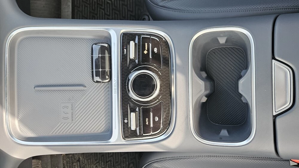 Geely EX5 EM-i 18.webp